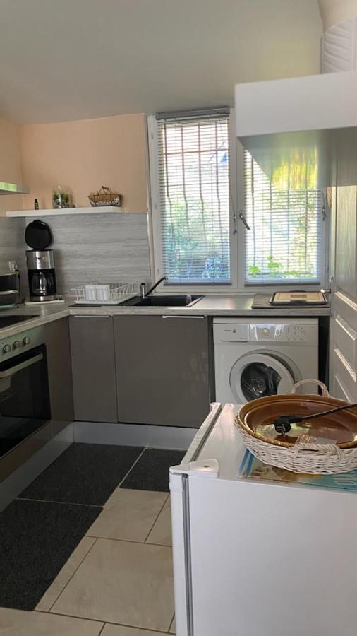 Appartement Chez Sabine Et Pascal à Meyzieu Extérieur photo